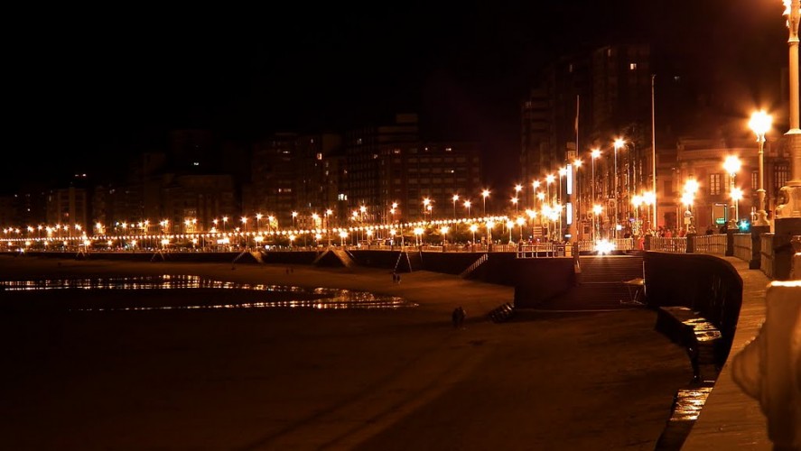 playa san lorenzo gijon