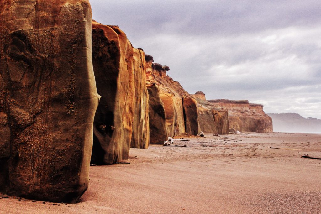 rocas playa paisaje